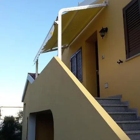 Domus Deiana Apartment *