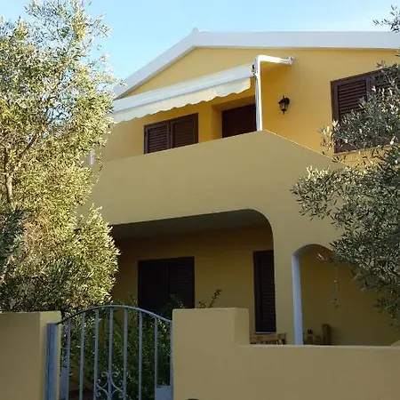 Domus Deiana شقة