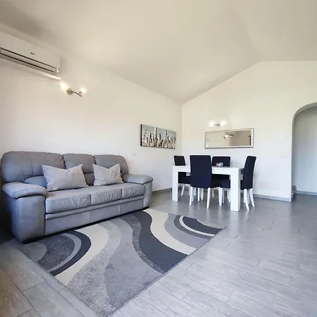 Apartment Domus Deiana *
